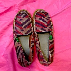 SANUK Girls slip-on shoes . Size 6